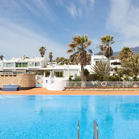 Home2book Cozy With Communal Pool, El Poris 포리스 데 아보나