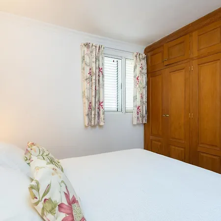 Home2book Cozy With Communal Pool, El Poris Apartment