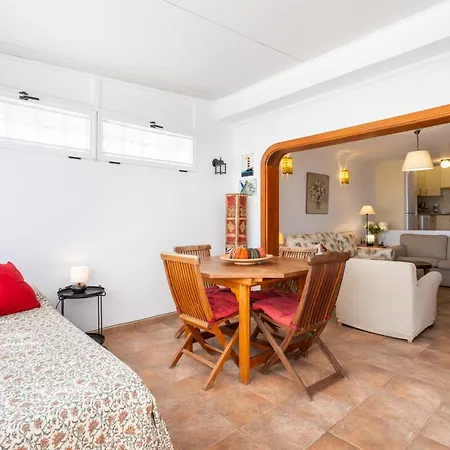 Apartment Home2book Cozy With Communal Pool, El Poris *