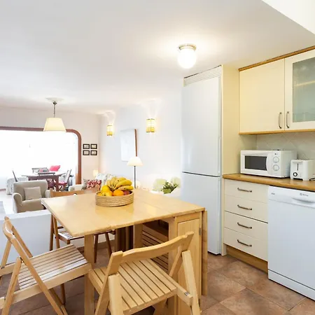 Home2book Cozy With Communal Pool, El Poris *