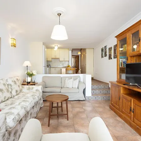 Home2book Cozy With Communal Pool, El Poris