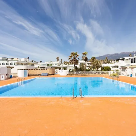 Apartment Home2book Cozy With Communal Pool, El Poris