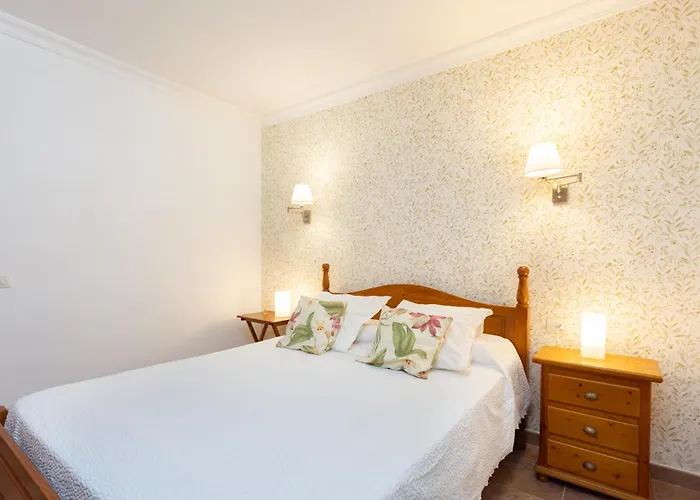 Home2book Cozy Pool & Tenis Court, El Poris *