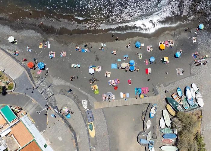 Home2book Cozy Pool & Tenis Court, El Poris *